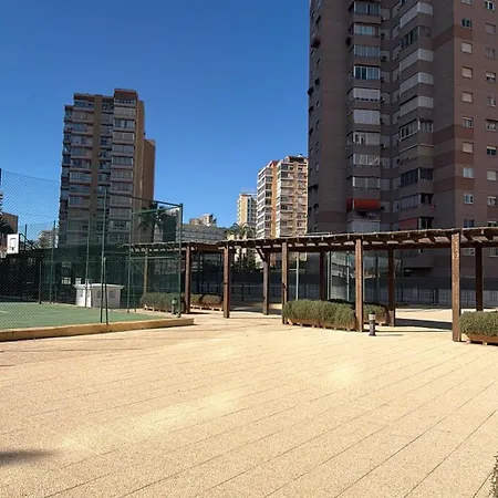 5 Estrellas 2b Con Piscinas Jardines Pistas De Pádel Parque Infantil Etc Benidorm
