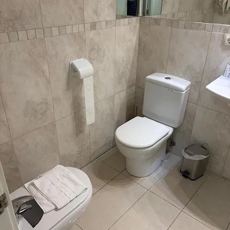 5 Estrellas 2b Con Piscinas Jardines Pistas De Pádel Parque Infantil Etc Benidorm