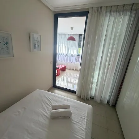 Apartamento 5 Estrellas 2b Con Piscinas Jardines Pistas De Pádel Parque Infantil Etc Benidorm