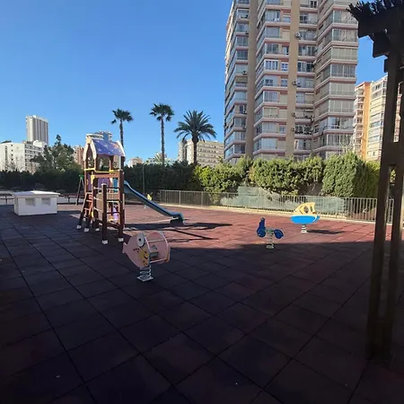 5 Estrellas 2b Con Piscinas Jardines Pistas De Pádel Parque Infantil Etc * Benidorm